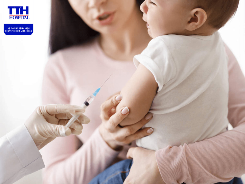 Sốt cao, co giật, hôn mê là 3 triệu chứng điển hình nhất của viêm não Nhật Bản