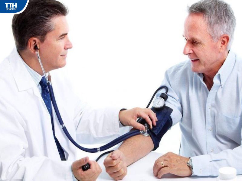 Các vấn đề huyết áp thường gặp ở người già